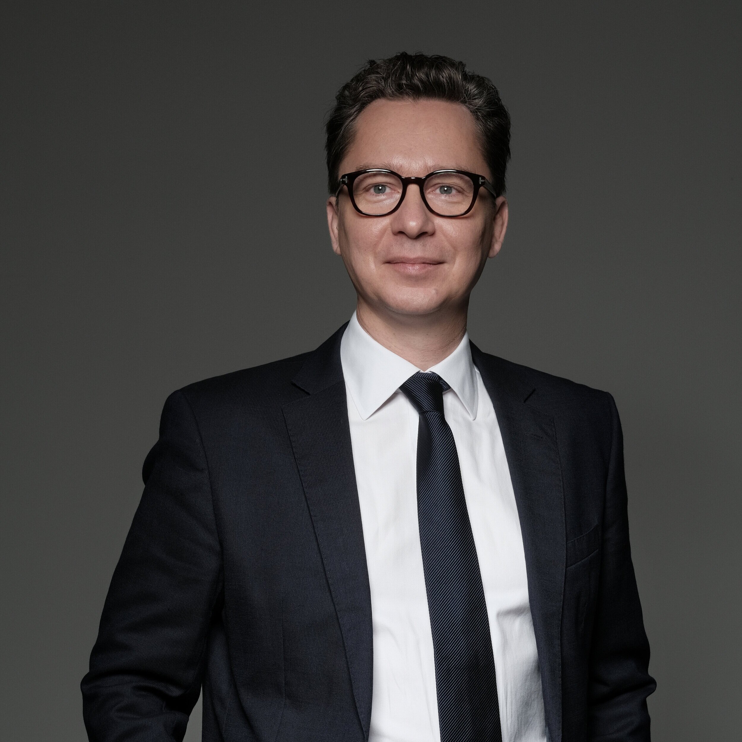 SERGEY2BYOUNG2BHALF2BLENGTH2BBUSINESS2BSUIT