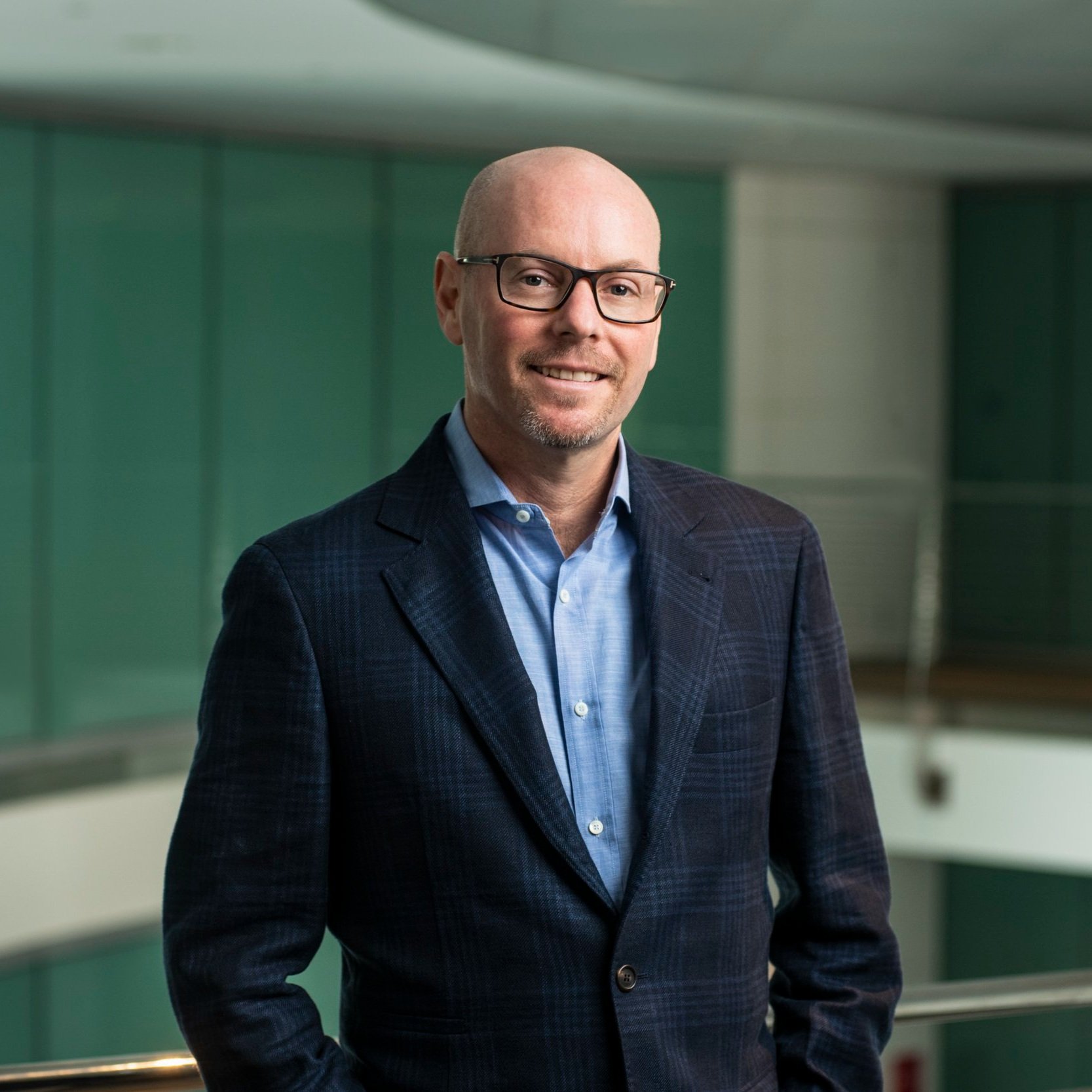 Evan2Bheadshot255B1255D255B1255D