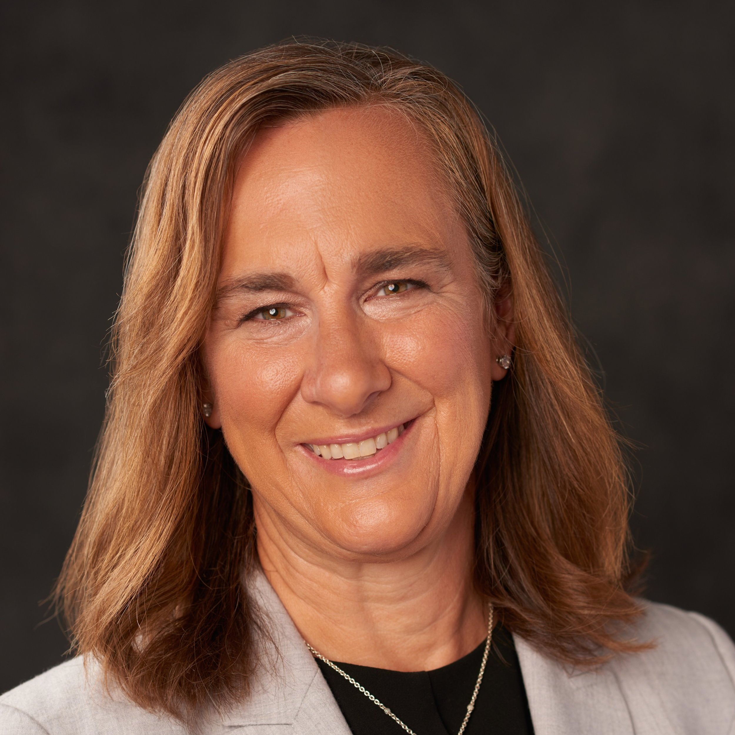 Janet2BFINAL2BHEADSHOT