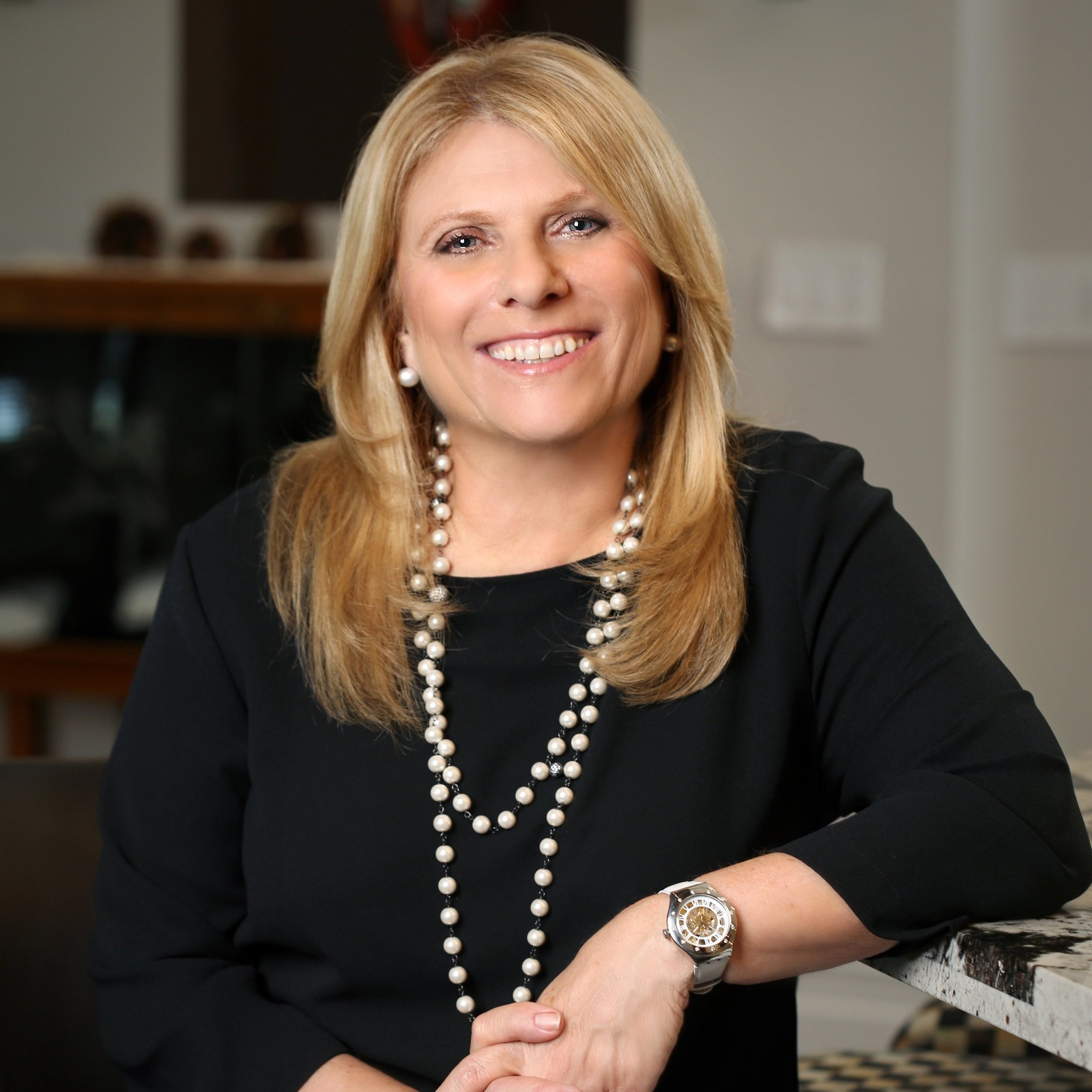 Lisa Lutoff Perlo Headshot2B 2B1