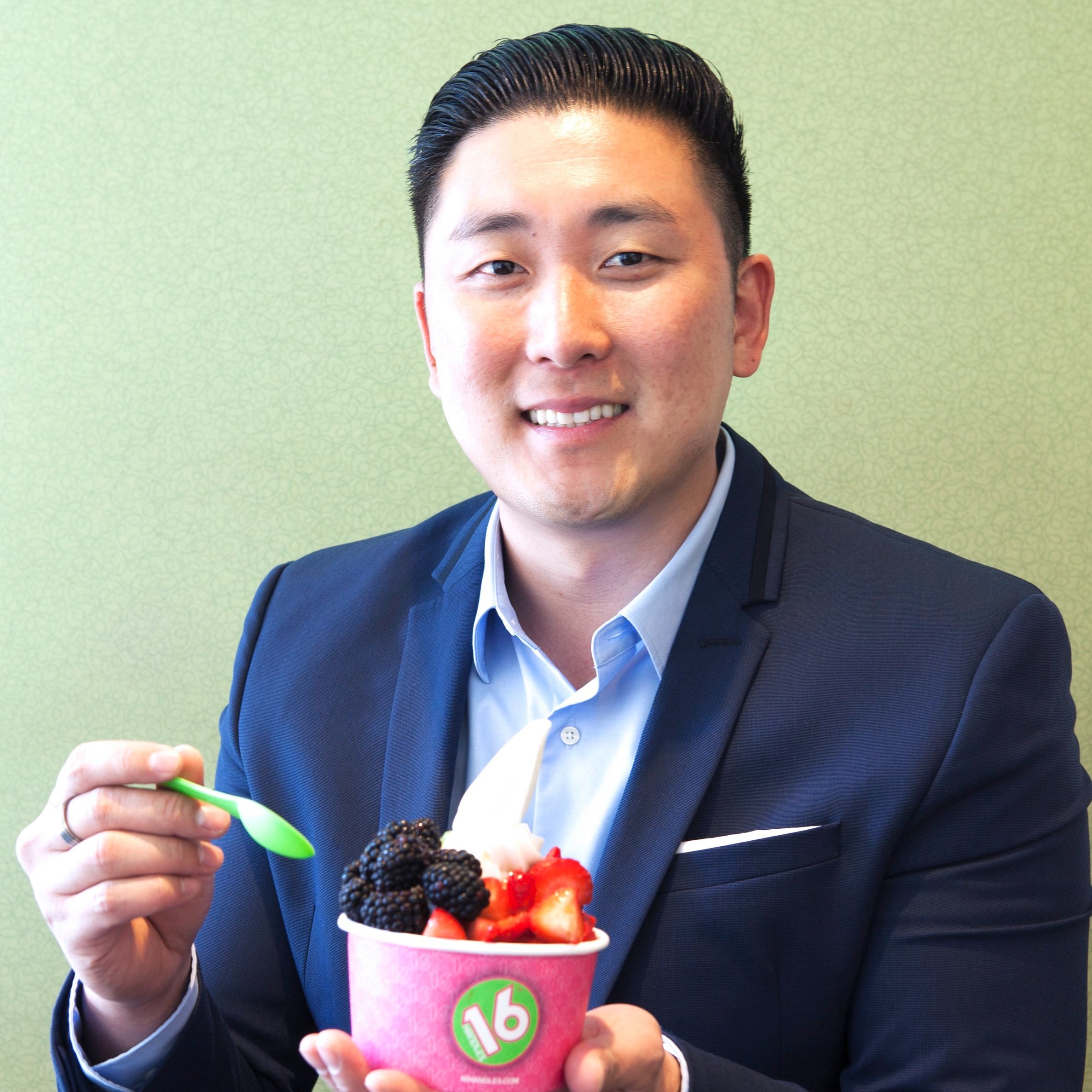 Solomon Choi Headshot