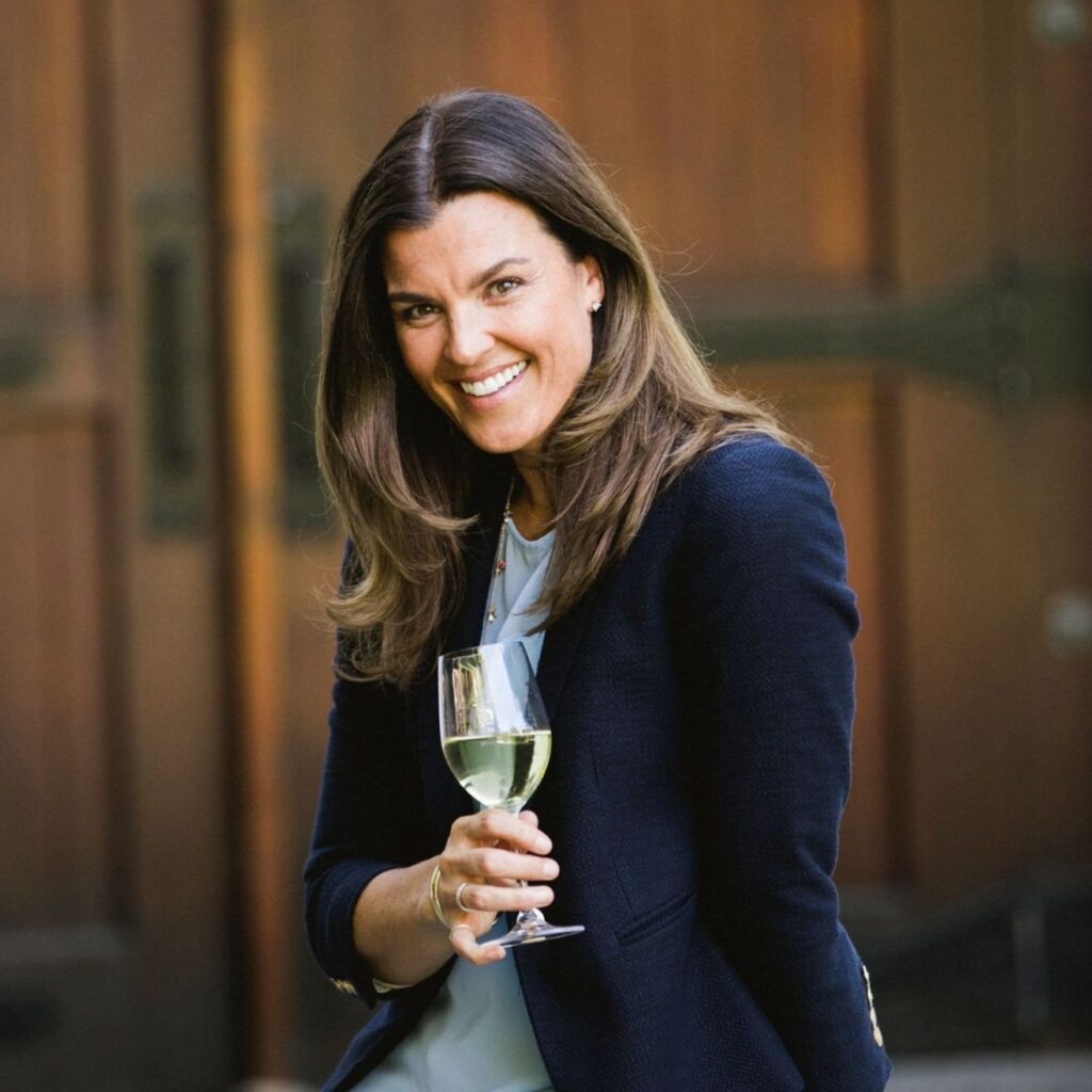 Amy Hoopes Headshot 2