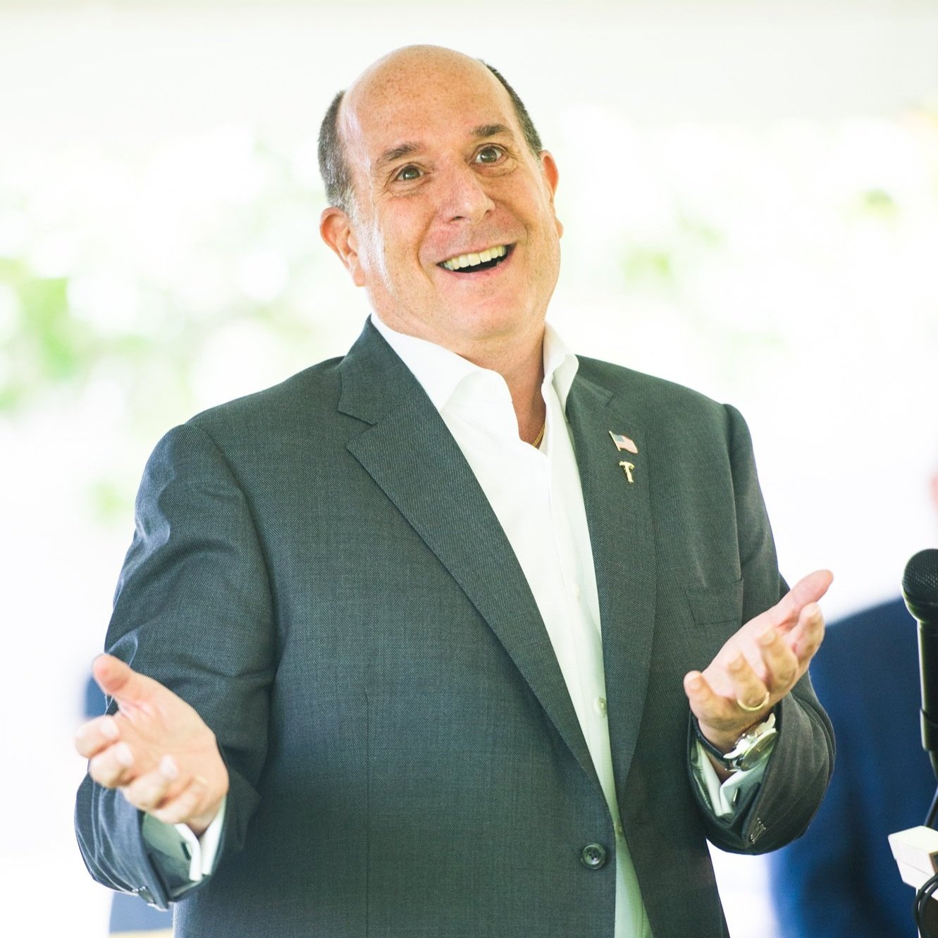 Aron2BAin2BHQ2BGolden2BSledgehammer