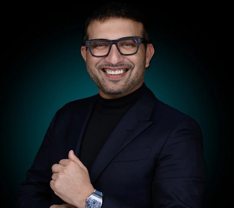 Dr. Ali Headshot.jpg.bv (2)