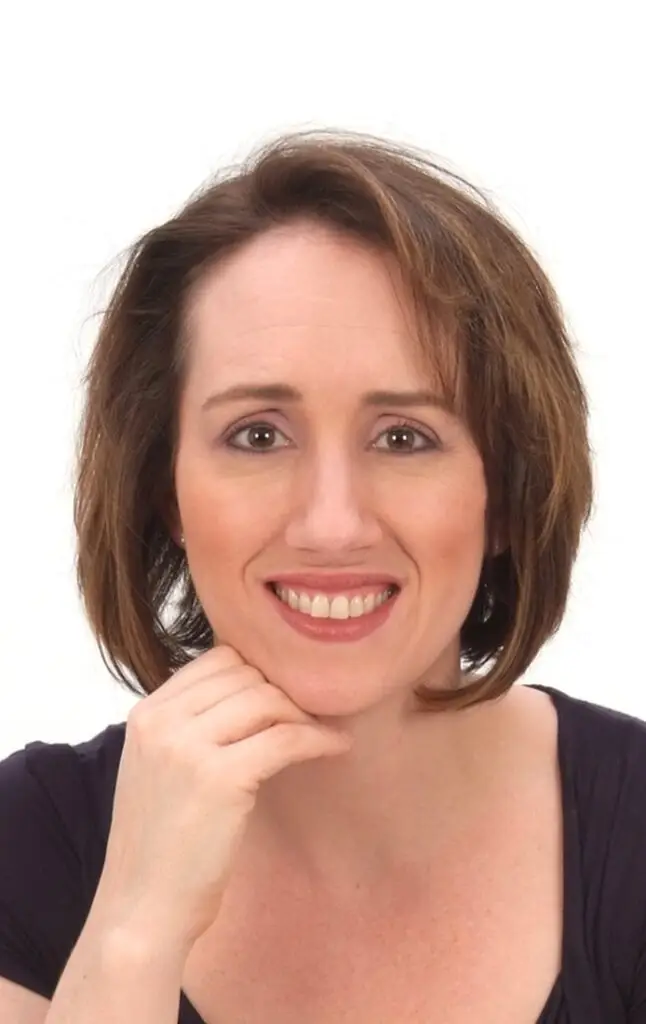 Cropped Headshot 700 x 1100